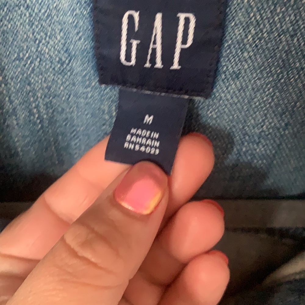 Gap Distressed denim jacket - Picture 2 of 4